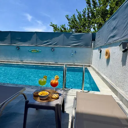 Holiday home Derinege